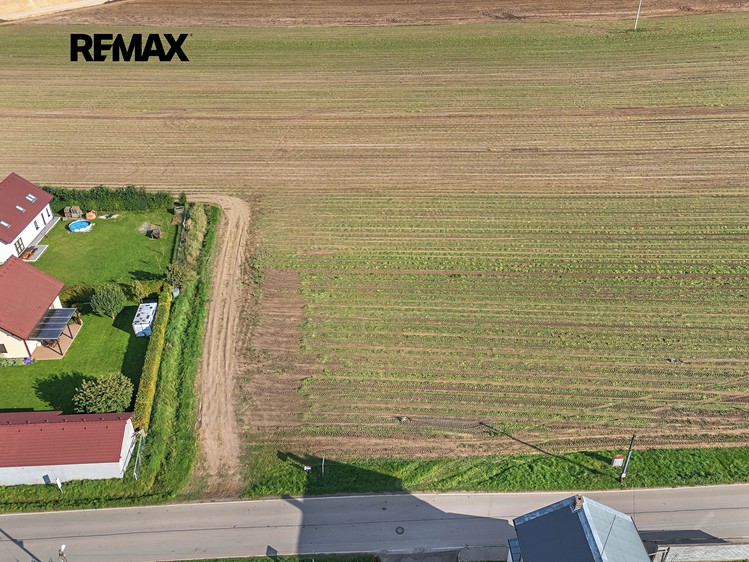 Prodej stavebního pozemku 1 671 m² - foto 7