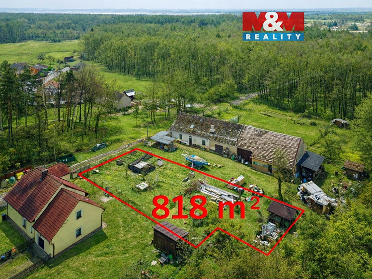 Prodej stavebního pozemku 818 m² - foto 1