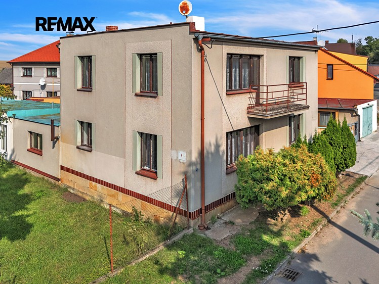 Prodej rodinného domu 217 m², pozemek 522 m² - foto 1