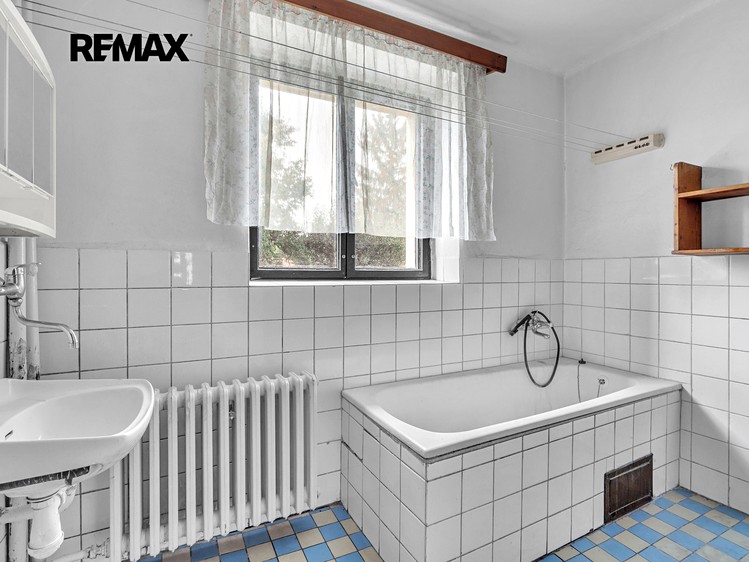 Prodej rodinného domu 217 m², pozemek 522 m² - foto 8