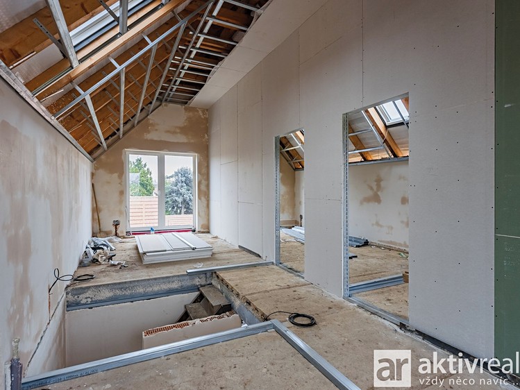Prodej rodinného domu 192 m², pozemek 205 m² - foto 4