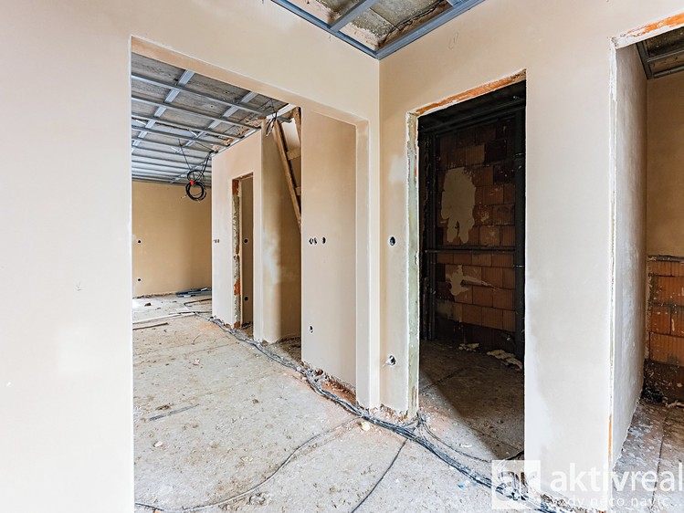 Prodej rodinného domu 192 m², pozemek 205 m² - foto 7
