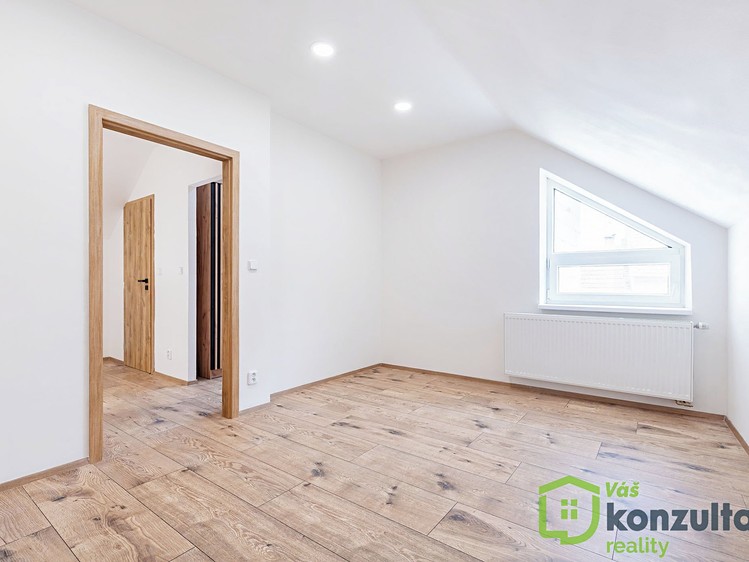 Prodej rodinného domu 214 m², pozemek 166 m² - foto 4