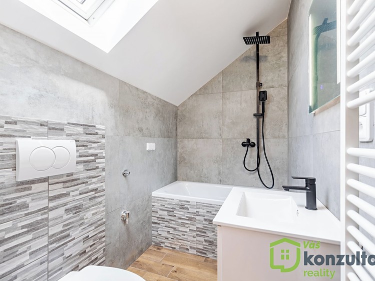 Prodej rodinného domu 214 m², pozemek 166 m² - foto 3