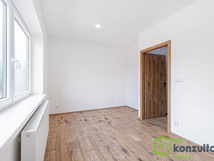 Prodej rodinného domu 214 m², pozemek 166 m² - foto 8