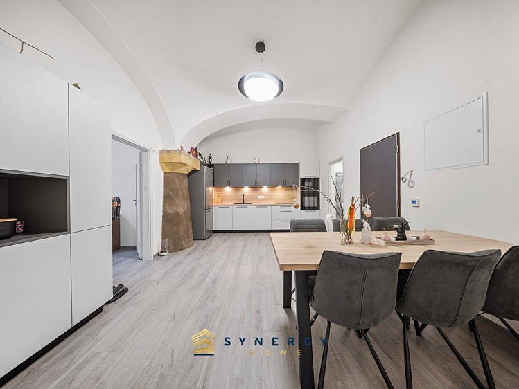 Prodej bytu 3+1 91 m² - foto 1