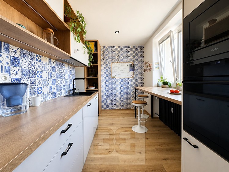 Prodej bytu 2+1 61 m² (Jednopodlažní) - foto 2