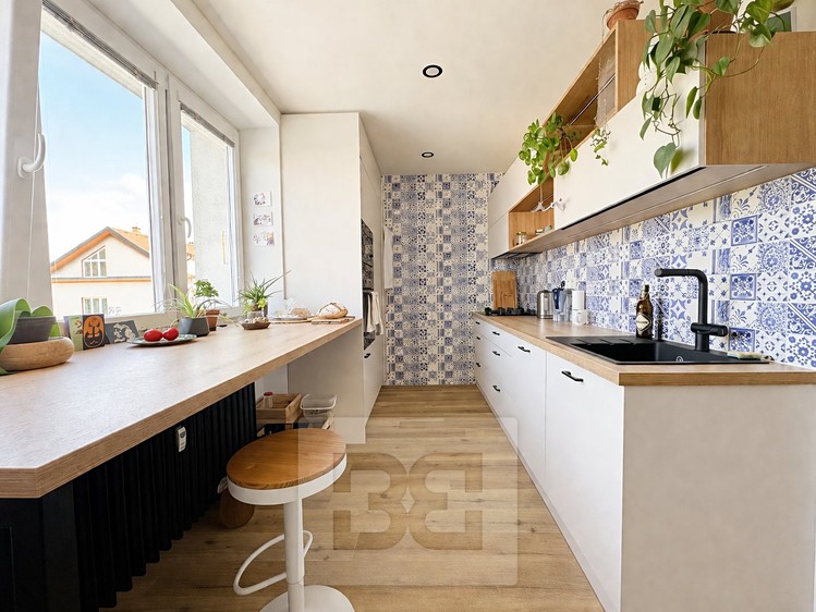 Prodej bytu 2+1 61 m² (Jednopodlažní) - foto 1