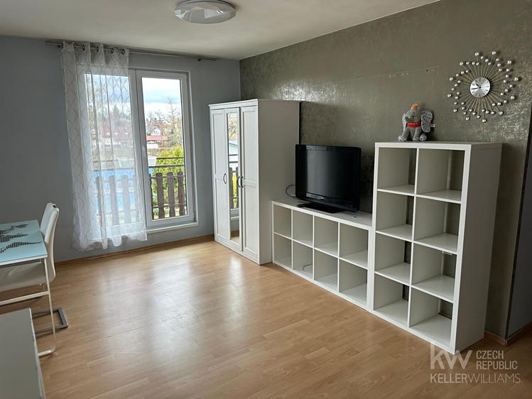 Prodej rodinného domu 206 m², pozemek 1 091 m² - foto 3