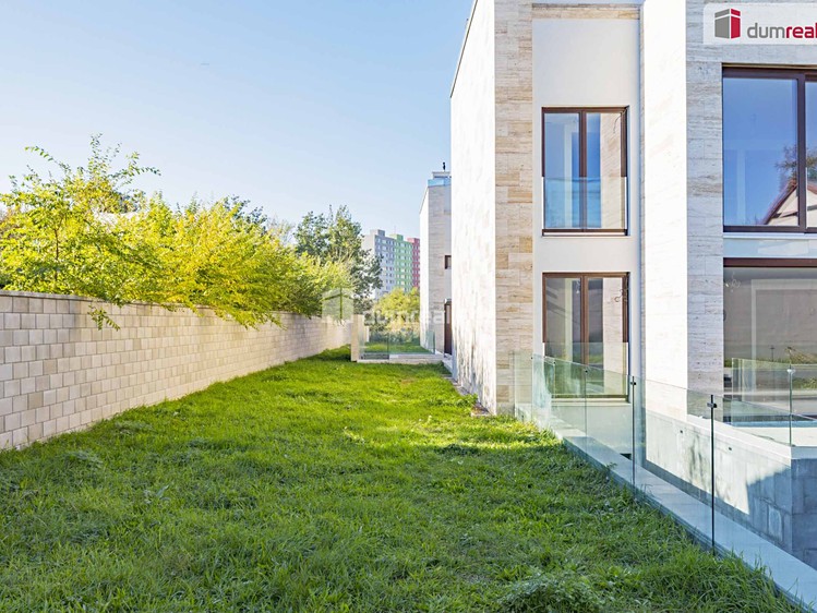Prodej rodinného domu 378 m², pozemek 619 m² - foto 8