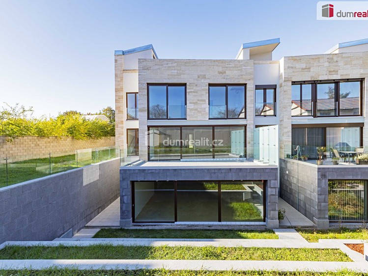 Prodej rodinného domu 378 m², pozemek 619 m² - foto 7