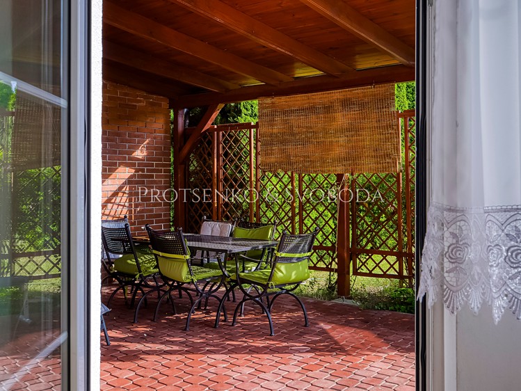 Prodej rodinného domu 185 m², pozemek 920 m² - foto 4