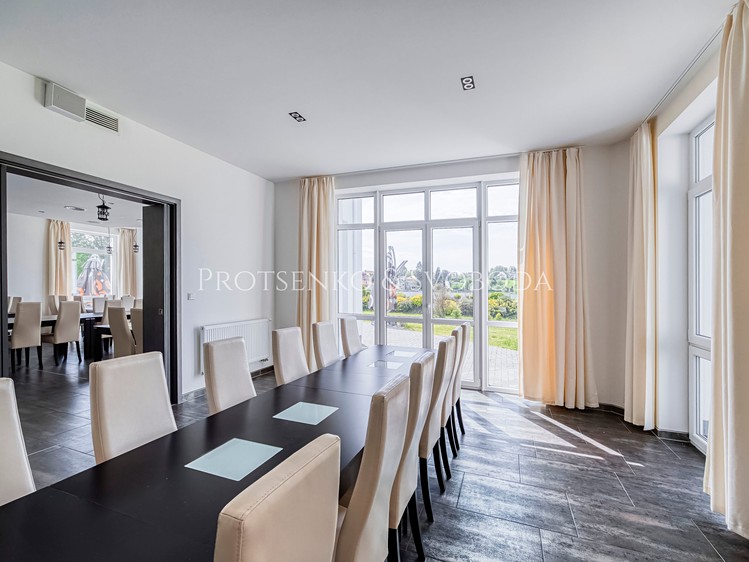 Prodej rodinného domu 900 m², pozemek 19 000 m² - foto 8