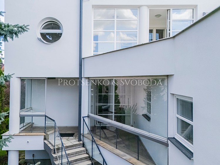 Prodej vícegeneračního domu 530 m², pozemek 1 395 m² - foto 5
