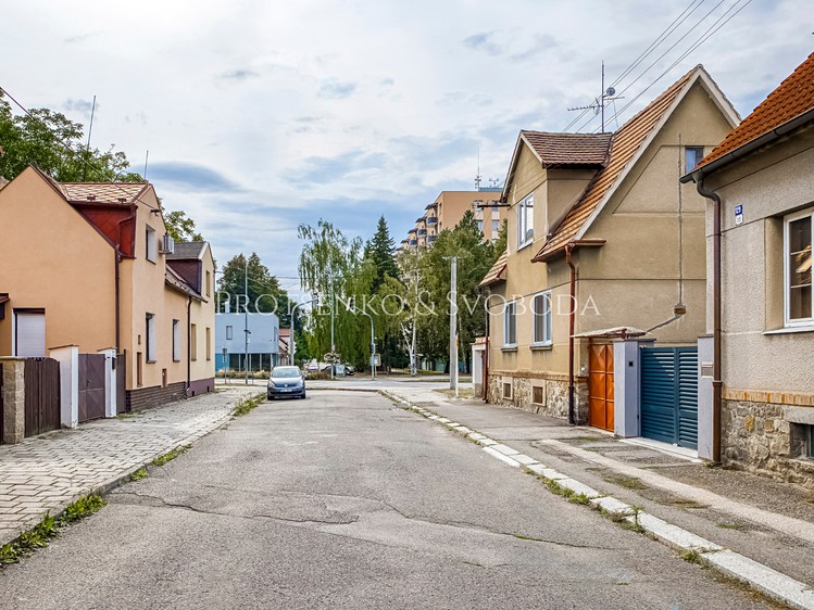 Prodej  rodinného domu 220 m², pozemek 686 m² - foto 5