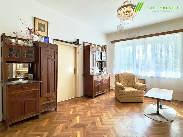 Prodej rodinného domu 260 m², pozemek 205 m² - foto 6