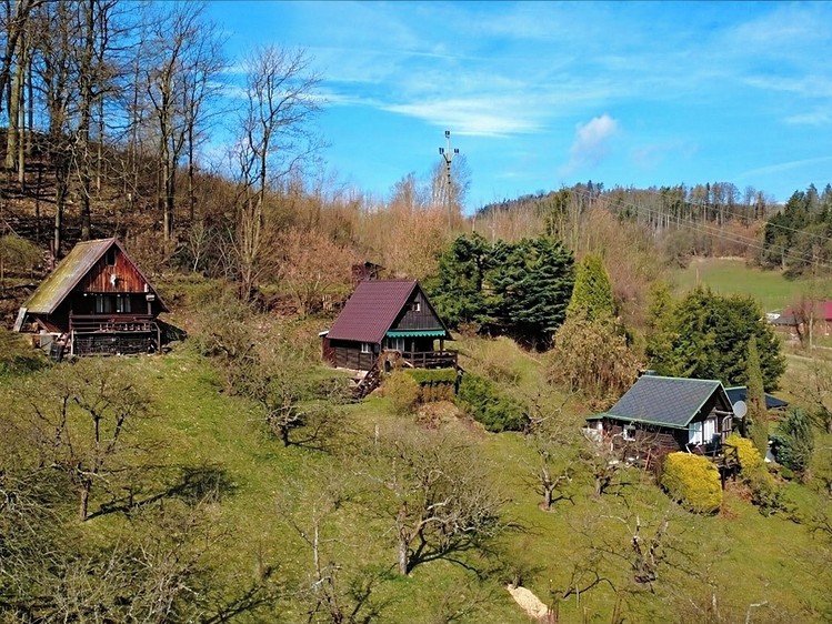 Prodej chaty 32 m², pozemek 961 m² - foto 1
