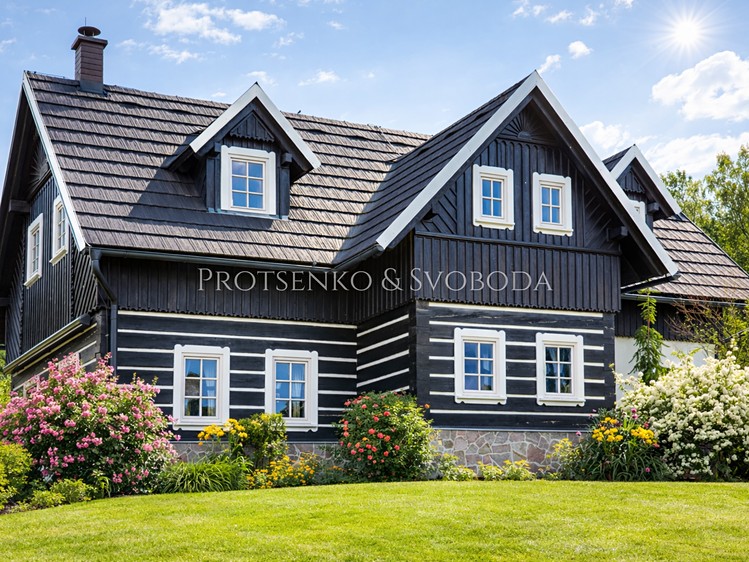 Prodej rodinného domu 230 m², pozemek 8 570 m² - foto 1