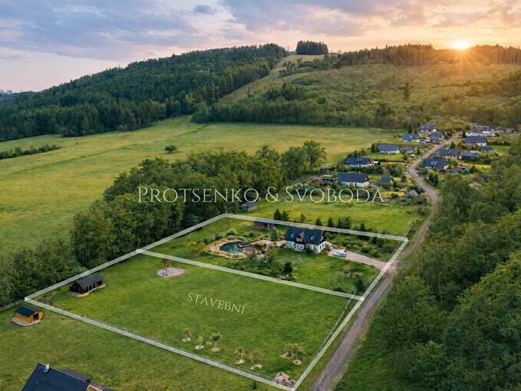 Prodej rodinného domu 230 m², pozemek 8 570 m² - foto 2
