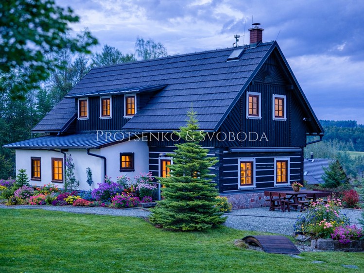 Prodej rodinného domu 230 m², pozemek 8 570 m² - foto 7