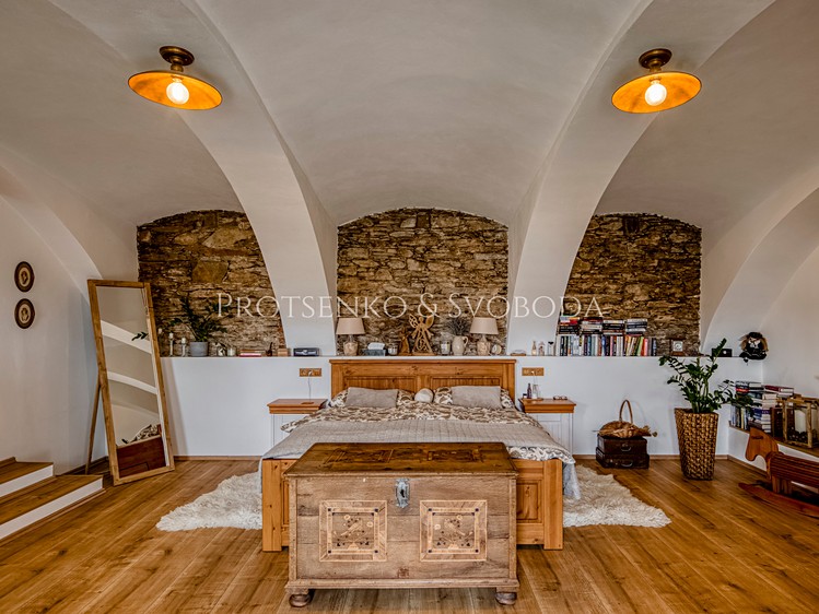 Prodej rodinného domu 926 m², pozemek 3 061 m² - foto 5