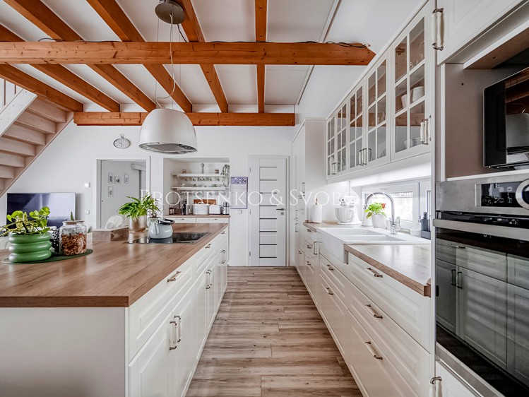 Prodej rodinného domu 181 m², pozemek 1 260 m² - foto 5