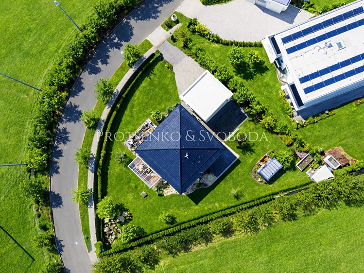 Prodej rodinného domu 206 m², pozemek 1 297 m² - foto 8