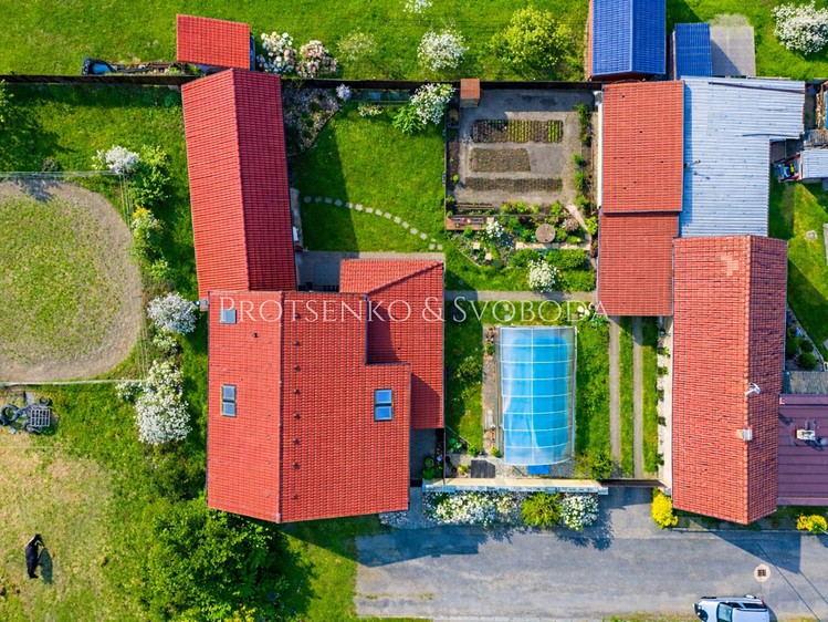 Prodej rodinného domu 283 m², pozemek 721 m² - foto 6