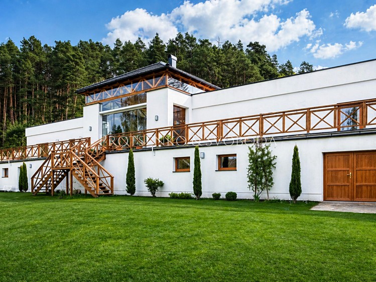 Prodej rodinného domu 642 m², pozemek 6 248 m² - foto 8