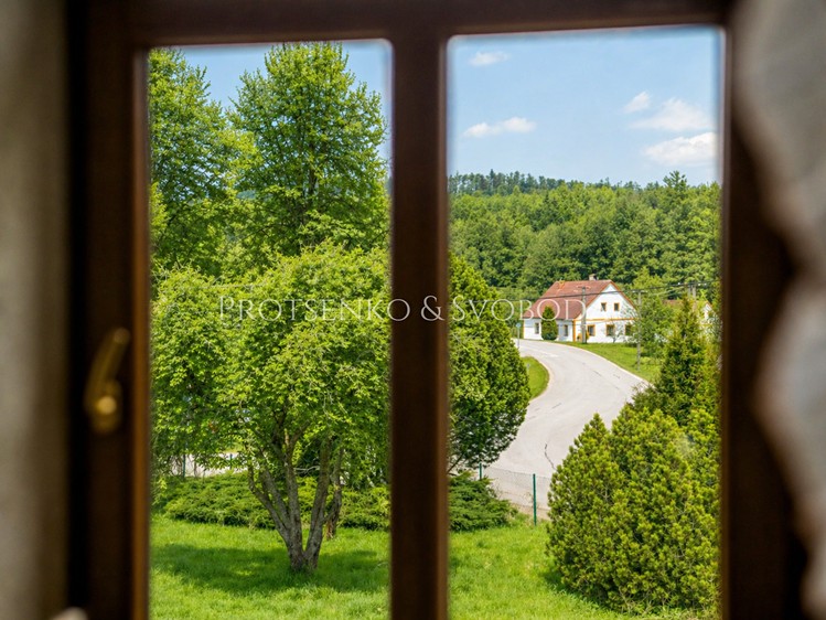 Prodej rodinného domu 366 m², pozemek 3 426 m² - foto 2