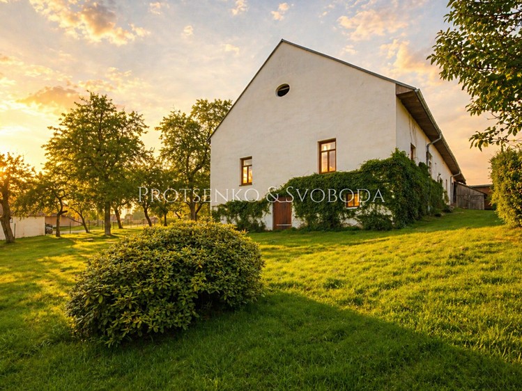 Prodej rodinného domu 366 m², pozemek 3 426 m² - foto 1