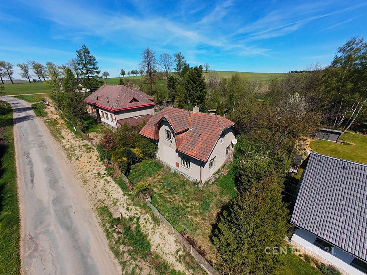 Prodej rodinného domu 100 m², pozemek 947 m² - foto 2