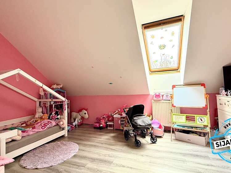 Prodej bytu 3+kk 84 m² (Podkrovní) - foto 3