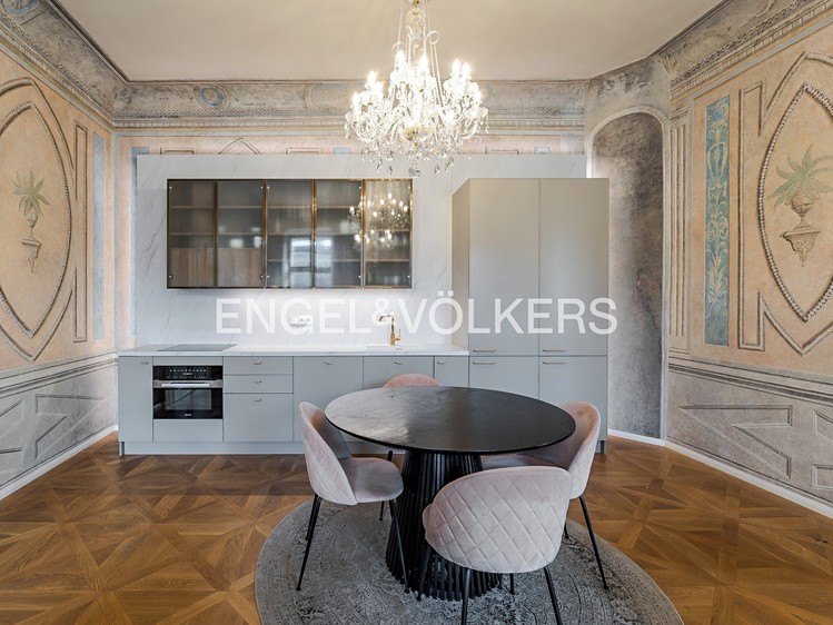 Pronájem bytu 2+1 98 m² - foto 4