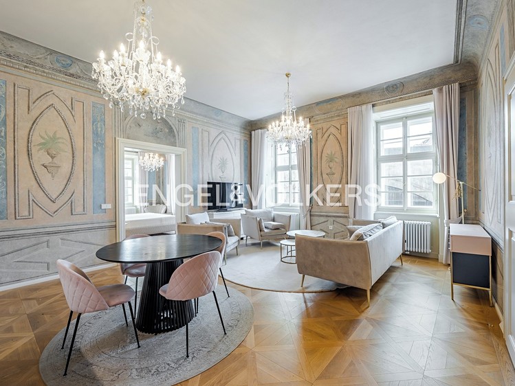 Pronájem bytu 2+1 98 m² - foto 1