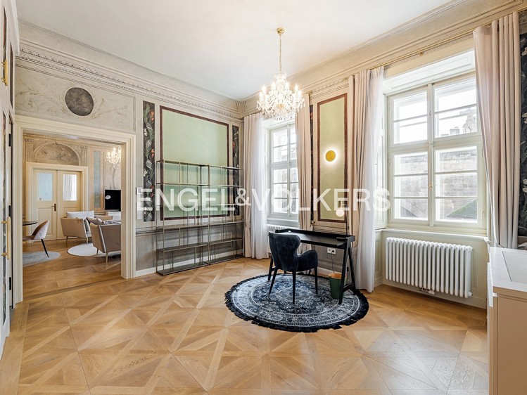 Pronájem bytu 2+1 98 m² - foto 8