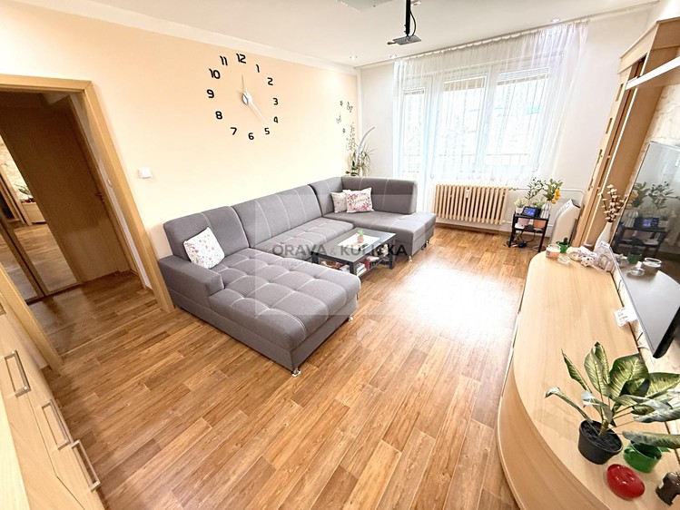 Pronájem bytu 3+1 74 m² - foto 2