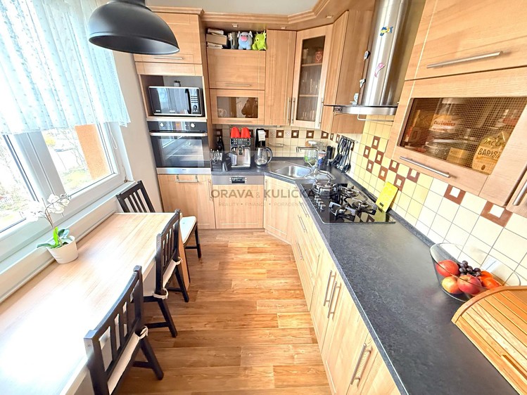 Pronájem bytu 3+1 74 m² - foto 3