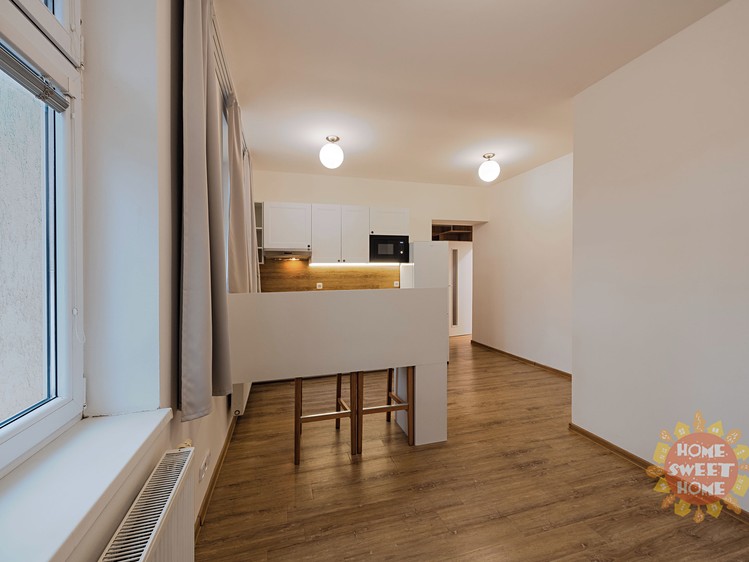 Pronájem bytu 2+kk 40 m² (Podkrovní) - foto 4