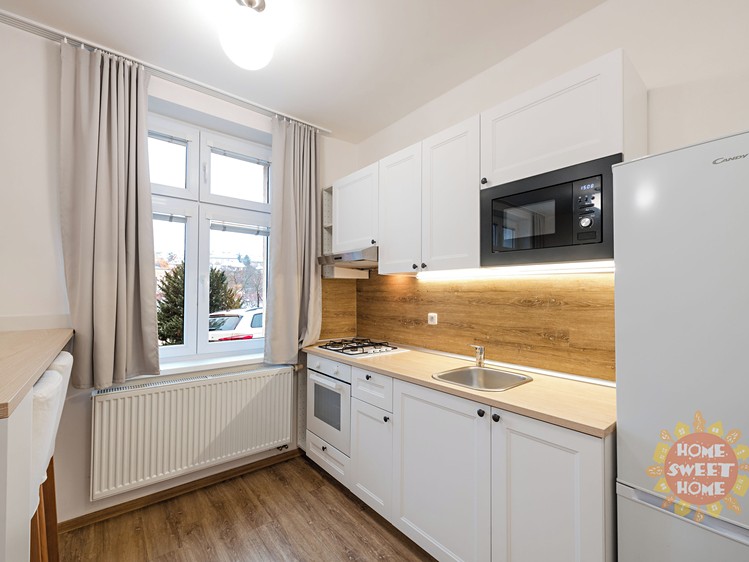 Pronájem bytu 2+kk 40 m² (Podkrovní) - foto 3
