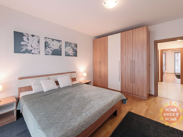 Pronájem bytu 3+kk 75 m² - foto 4