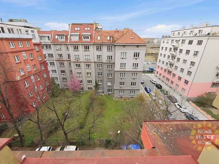 Pronájem bytu 2+kk 64 m² - foto 8