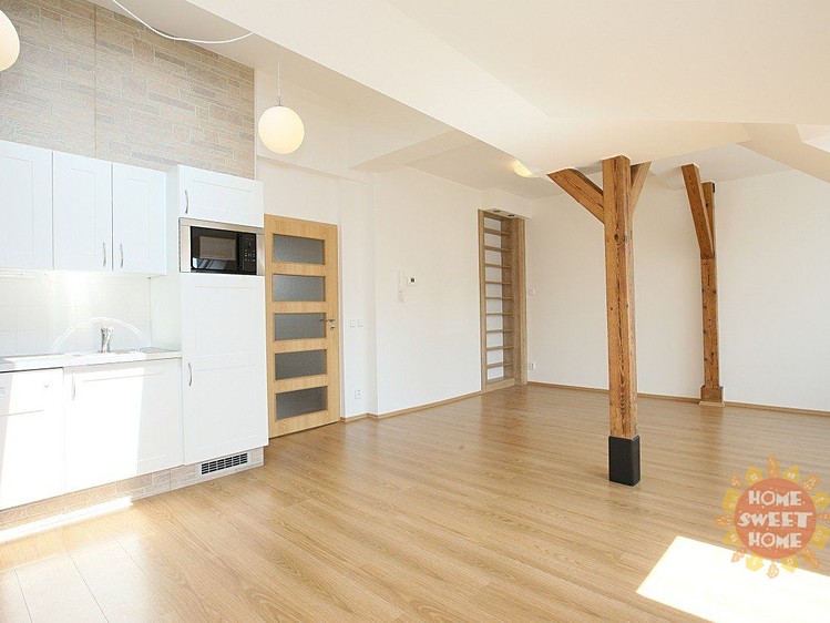 Pronájem bytu 2+kk 65 m² - foto 4