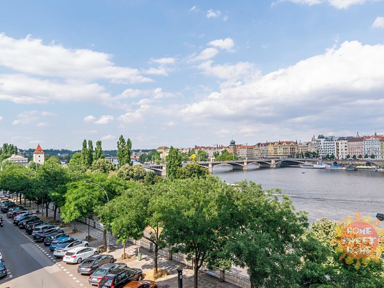 Pronájem bytu 4+1 143 m² - foto 4