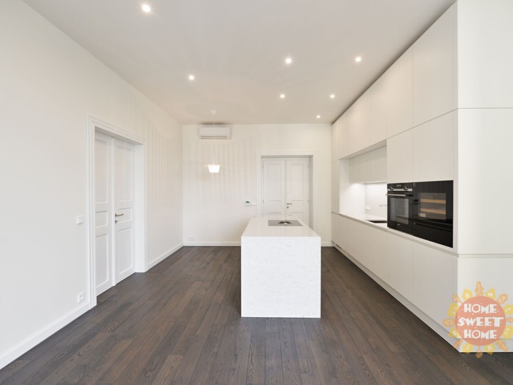 Pronájem bytu 4+kk 137 m² - foto 6