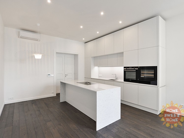 Pronájem bytu 4+kk 137 m² - foto 5