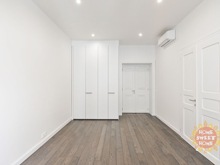 Pronájem bytu 4+kk 137 m² - foto 8