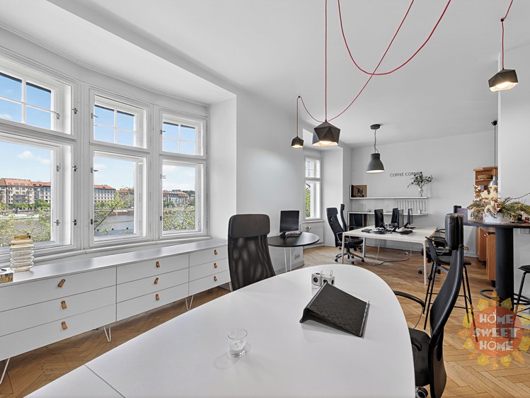 Pronájem bytu 4+kk 141 m² - foto 6
