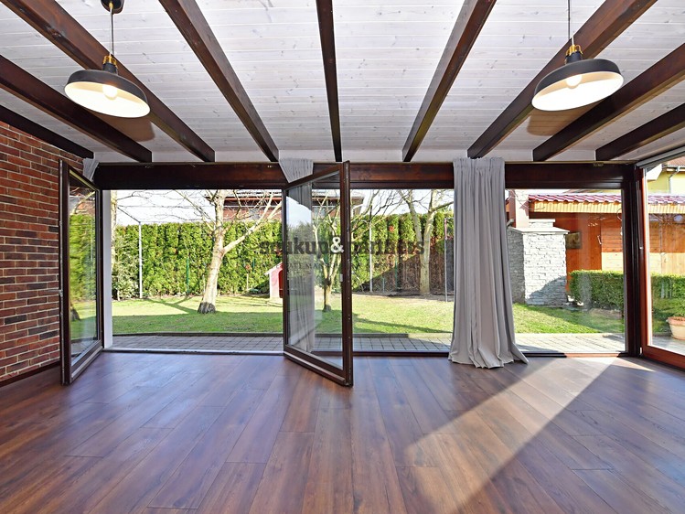 Prodej rodinného domu 211 m², pozemek 751 m² - foto 3