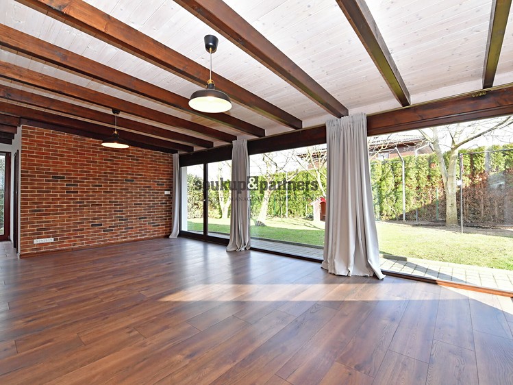 Prodej rodinného domu 211 m², pozemek 751 m² - foto 5